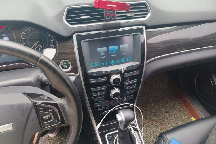 Used Haval H2 2016 Red Label 1.5T Automatic Two-Wheel Drive Prestige Model Audio And AC Panel