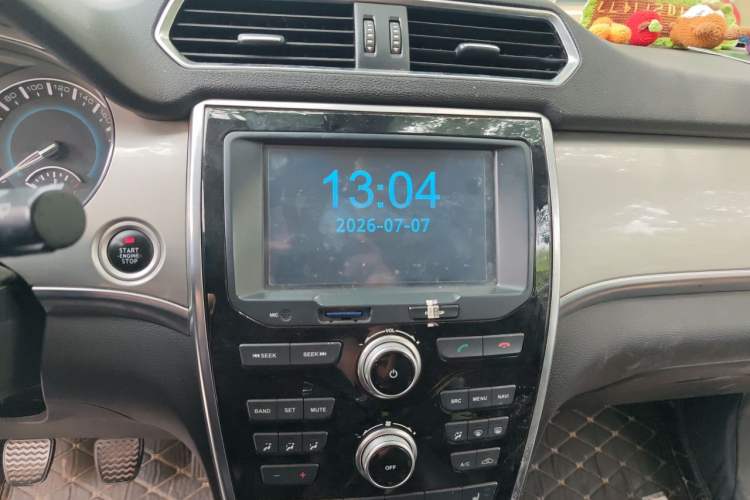 Used Haval H2 2016 Red Label 1.5T Manual Two-Wheel Drive Elite Model Audio And AC Panel