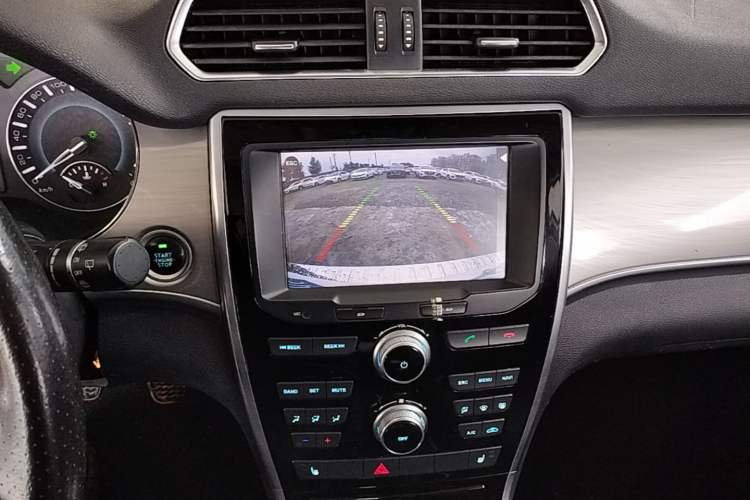 Used Haval H2 2016 Red Label 1.5T Manual Two-Wheel Drive Elite Model Audio And AC Panel