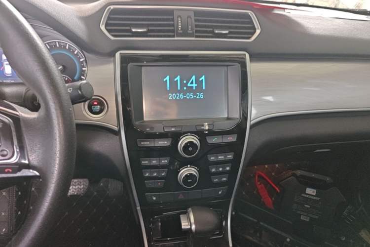 Used Haval H2 2016 Red Label 1.5T Automatic Two-Wheel Drive Elite Model Audio And AC Panel
