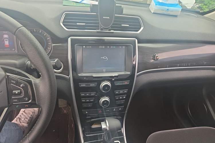 Used Haval H2 2016 Red-Label 1.5T Automatic Two-Wheel Drive Luxury Model Audio And AC Panel