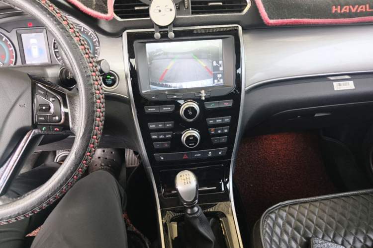 Used Haval H2 2016 Red-Label 1.5T Manual Two-Wheel Drive Luxury Model Audio And AC Panel