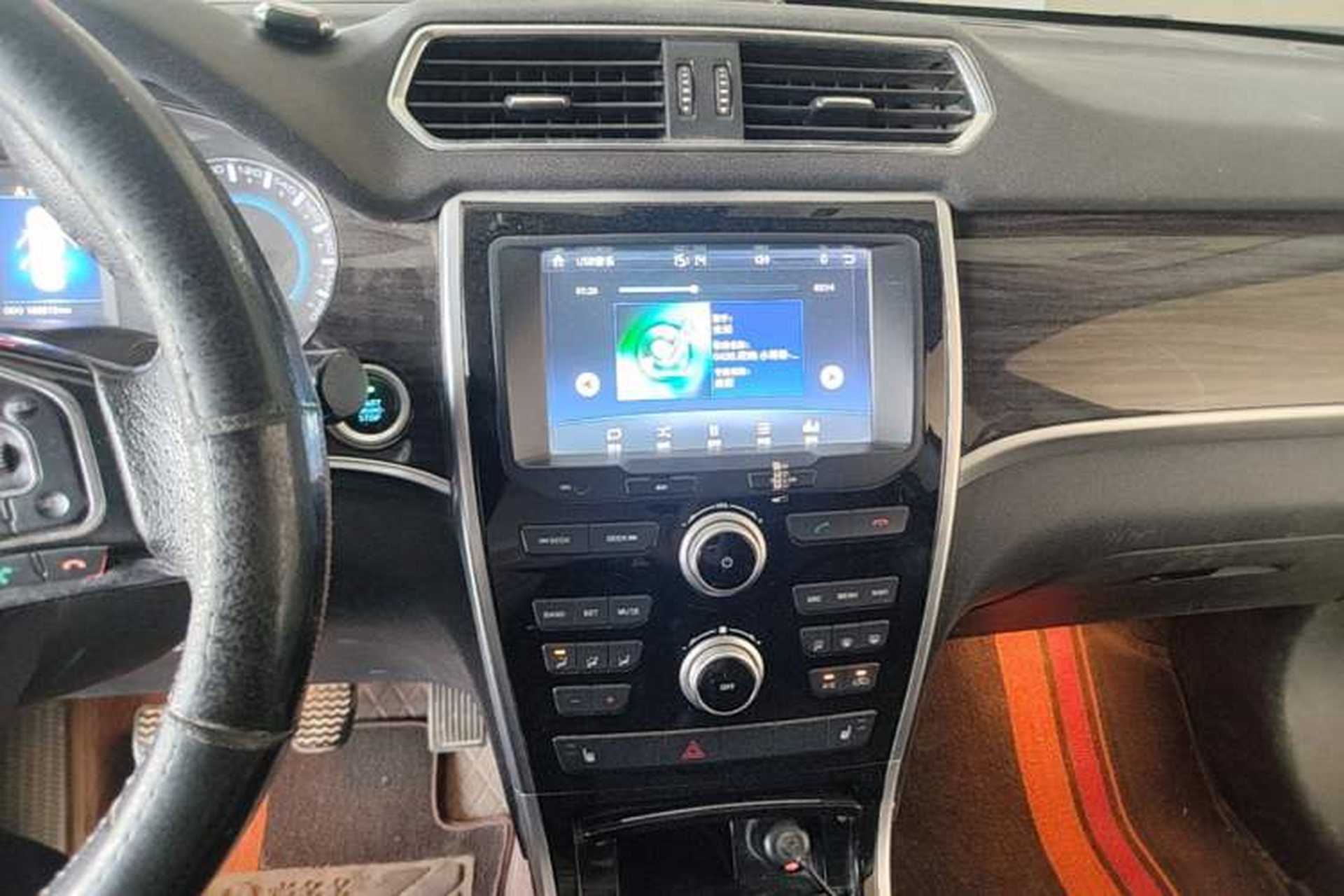 Used Haval H2 2016 Red Label 1.5T Manual Two-Wheel Drive Elite Model Audio And AC Panel