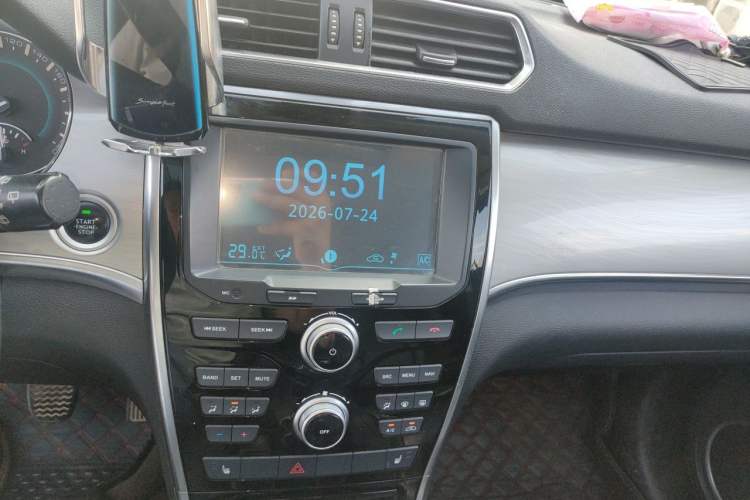 Used Haval H2 2016 Red Label 1.5T Manual Two-Wheel Drive Elite Model Audio And AC Panel