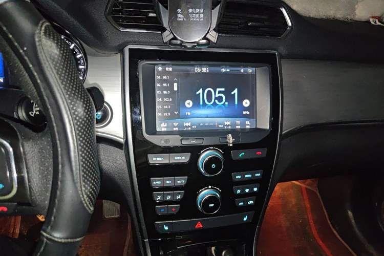 Used Haval H2 2016 Red Label 1.5T Automatic Two-Wheel Drive Elite Model Audio And AC Panel