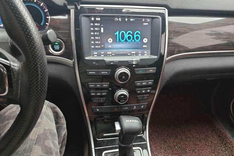 Used Haval H2 2016 Red-Label 1.5T Automatic Two-Wheel Drive Luxury Model Audio And AC Panel