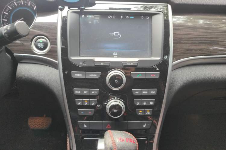 Used Haval H2 2016 Red Label 1.5T Automatic Two-Wheel Drive Elite Model Audio And AC Panel