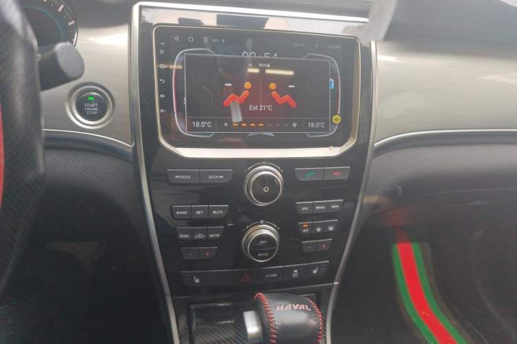 Used Haval H2 2016 Red-Label 1.5T Automatic Two-Wheel Drive Luxury Model Audio And AC Panel