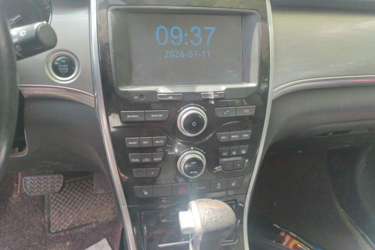 Used Haval H2 2016 Red-Label 1.5T Automatic Two-Wheel Drive Luxury Model Audio And AC Panel