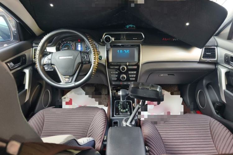 Used Haval H2 2016 Red-Label 1.5T Automatic Two-Wheel Drive Luxury Model Center Console