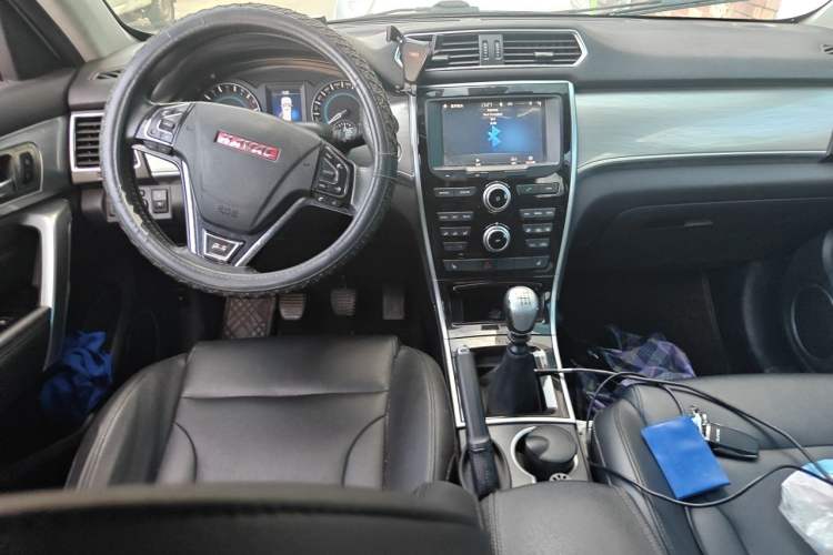 Used Haval H2 2016 Red Label 1.5T Manual Two-Wheel Drive Elite Model Center Console