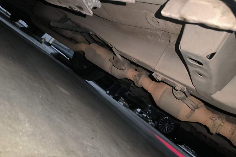 Used Haval H2 2016 Red-Label 1.5T Manual Two-Wheel Drive Luxury Model Chassis Front Right