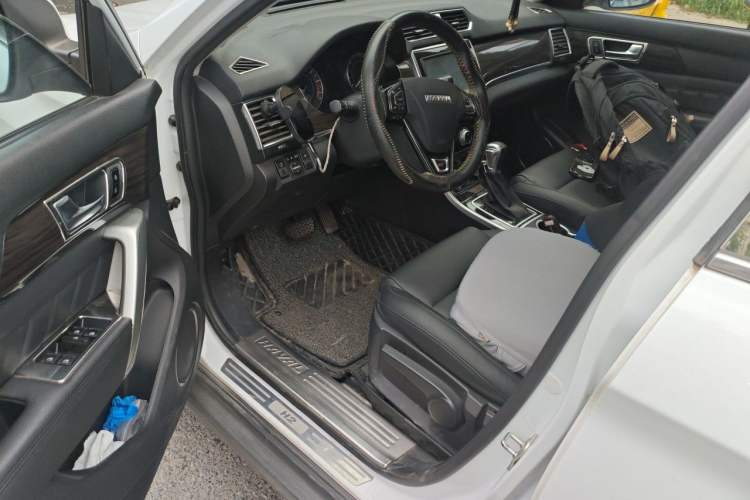 Used Haval H2 2016 Red-Label 1.5T Automatic Two-Wheel Drive Luxury Model Driver Seat