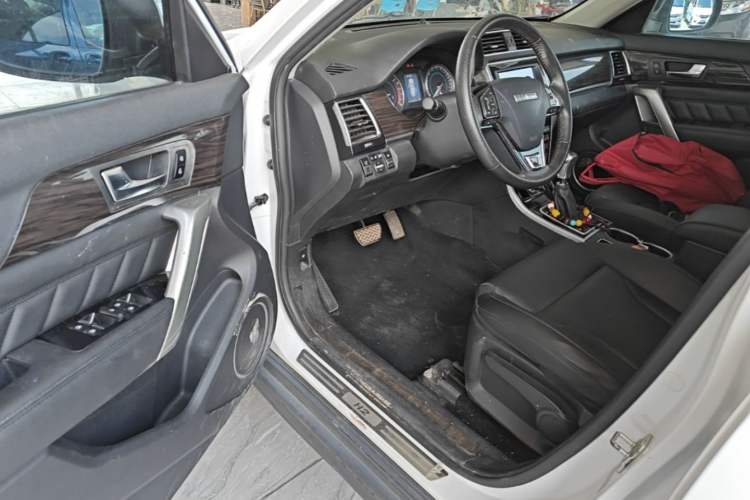 Used Haval H2 2016 Red-Label 1.5T Automatic Two-Wheel Drive Luxury Model Driver Seat