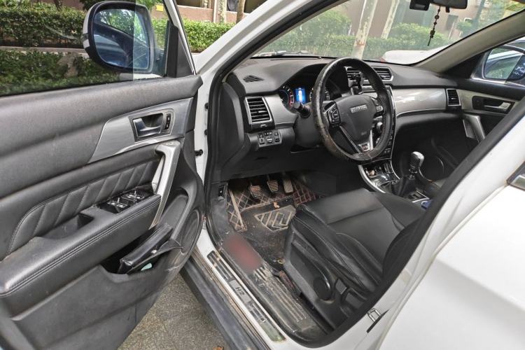 Used Haval H2 2016 Red-Label 1.5T Manual Two-Wheel Drive Luxury Model Driver Seat