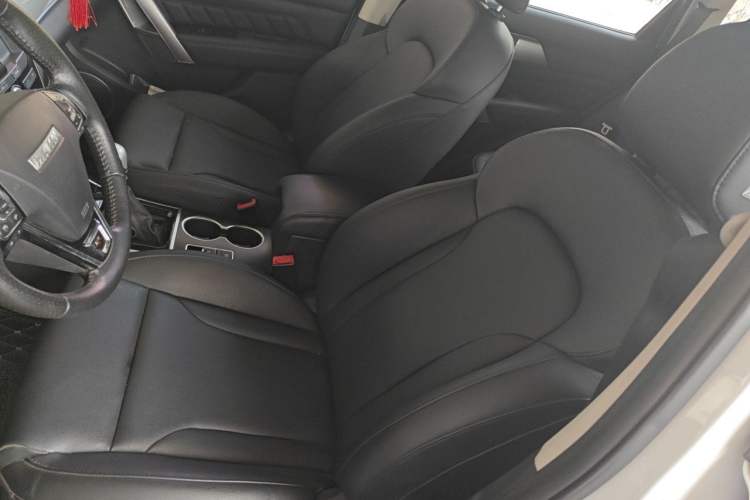 Used Haval H2 2016 Red-Label 1.5T Manual Two-Wheel Drive Luxury Model Driver Seat