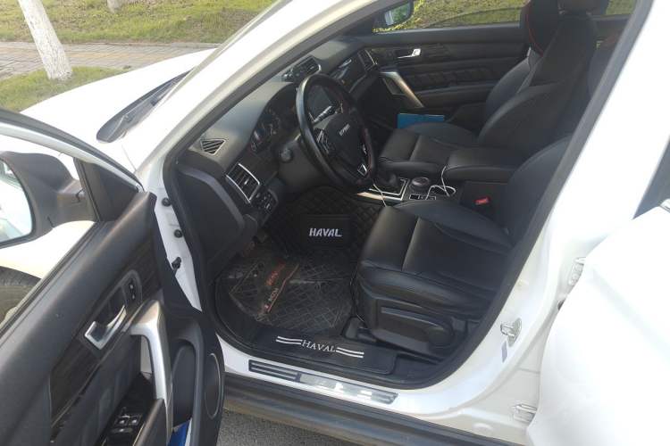 Used Haval H2 2016 Red-Label 1.5T Automatic Two-Wheel Drive Luxury Model Driver Seat
