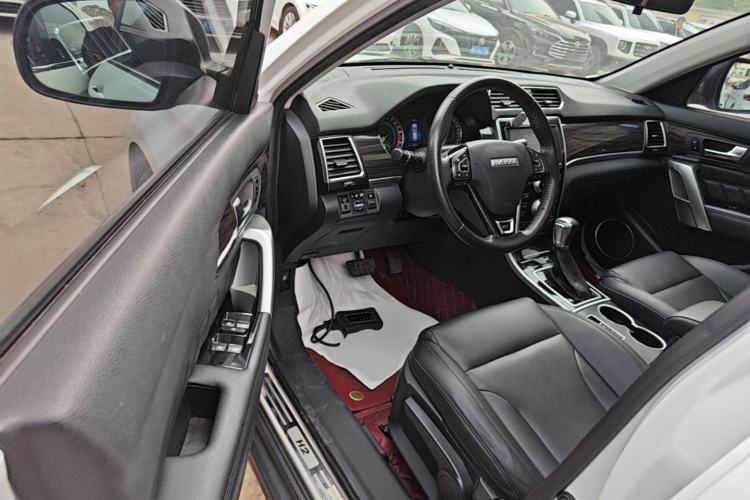 Used Haval H2 2016 Red-Label 1.5T Automatic Two-Wheel Drive Luxury Model Driver Seat