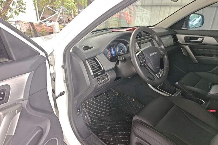 Used Haval H2 2016 Red Label 1.5T Automatic Two-Wheel Drive Elite Model Driver Seat
