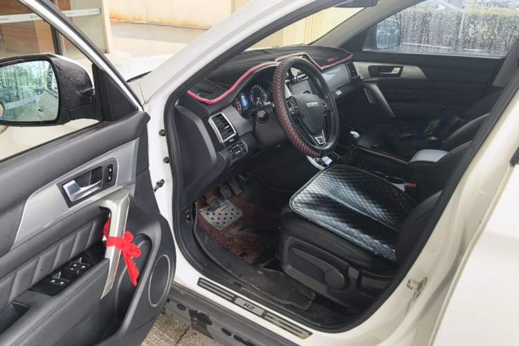 Used Haval H2 2016 Red-Label 1.5T Manual Two-Wheel Drive Luxury Model Driver Seat