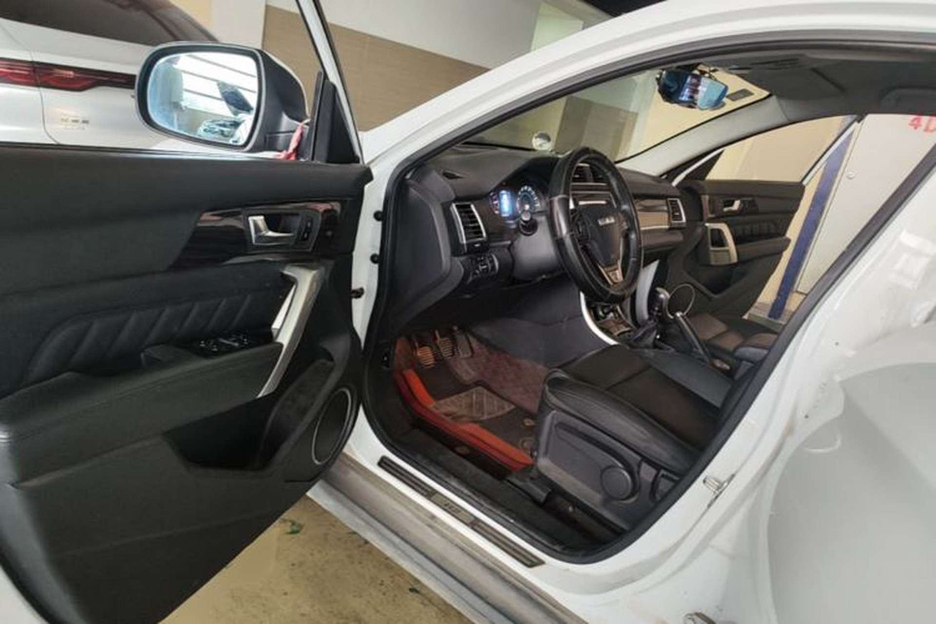 Used Haval H2 2016 Red Label 1.5T Manual Two-Wheel Drive Elite Model Driver Seat