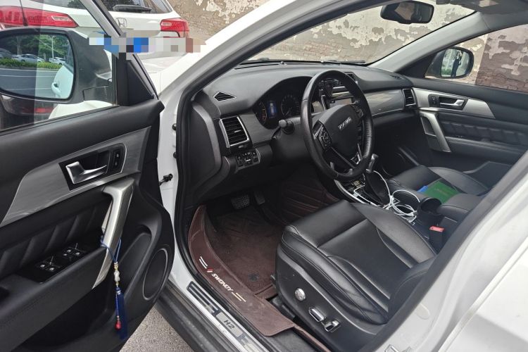 Used Haval H2 2016 Red Label 1.5T Automatic Two-Wheel Drive Prestige Model Driver Seat