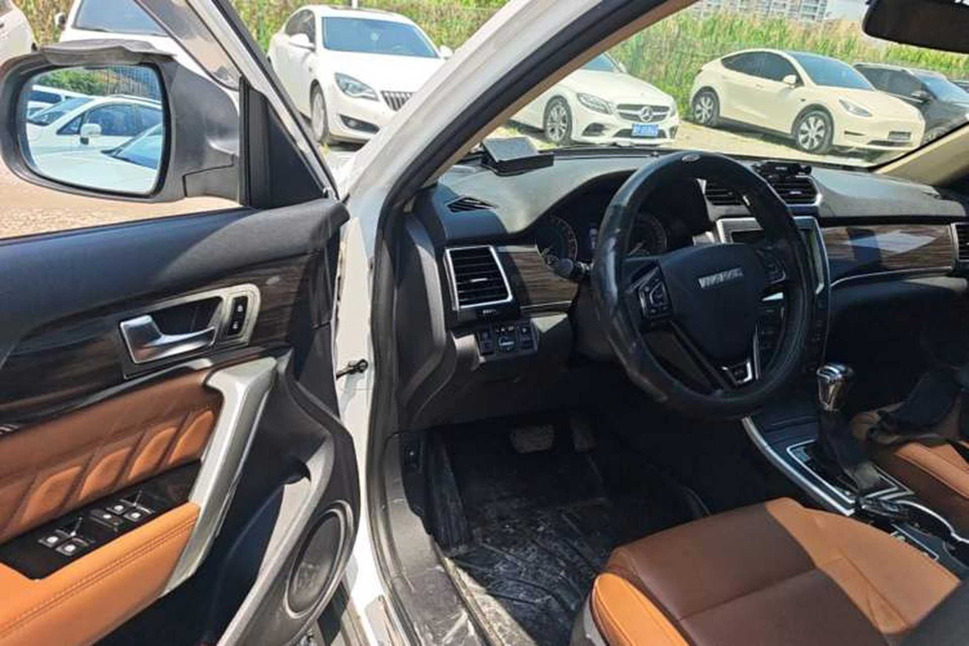 Used Haval H2 2016 Red-Label 1.5T Automatic Two-Wheel Drive Luxury Model Driver Seat