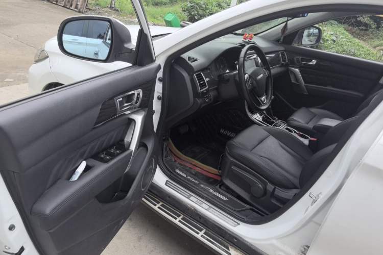 Used Haval H2 2016 Red-Label 1.5T Automatic Two-Wheel Drive Luxury Model Driver Seat