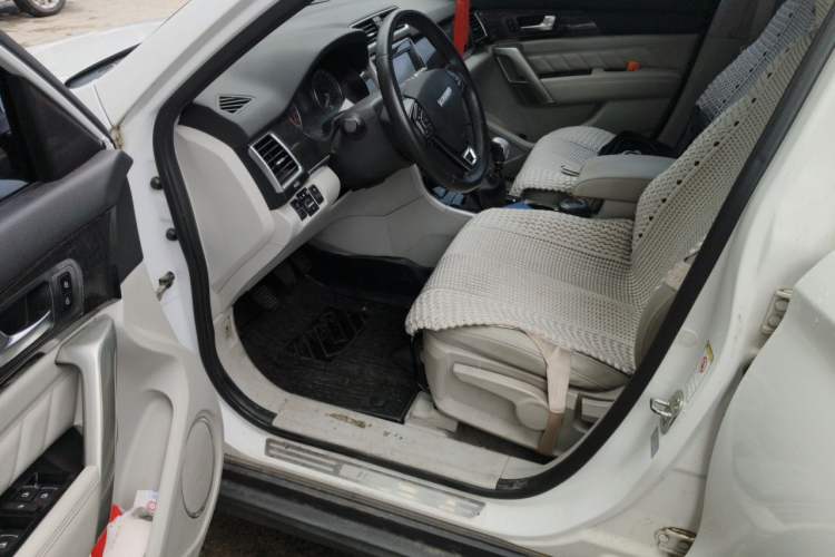 Used Haval H2 2016 Red-Label 1.5T Manual Two-Wheel Drive Luxury Model Driver Seat