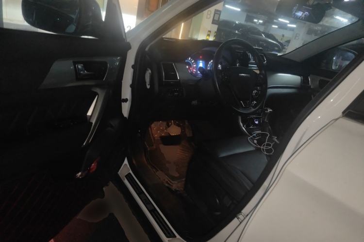 Used Haval H2 2016 Red-Label 1.5T Automatic Two-Wheel Drive Luxury Model Driver Seat