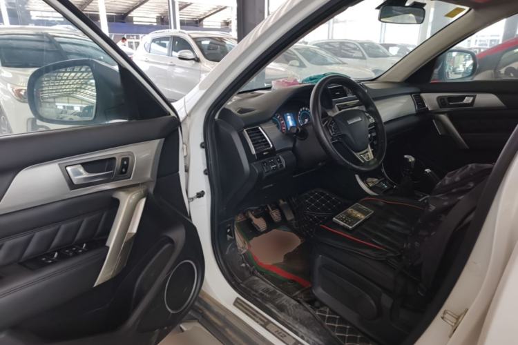 Used Haval H2 2016 Red Label 1.5T Manual Two-Wheel Drive Elite Model Driver Seat