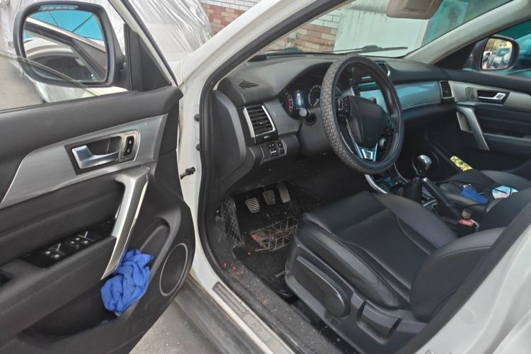 Used Haval H2 2016 Red Label 1.5T Manual Two-Wheel Drive Elite Model Driver Seat