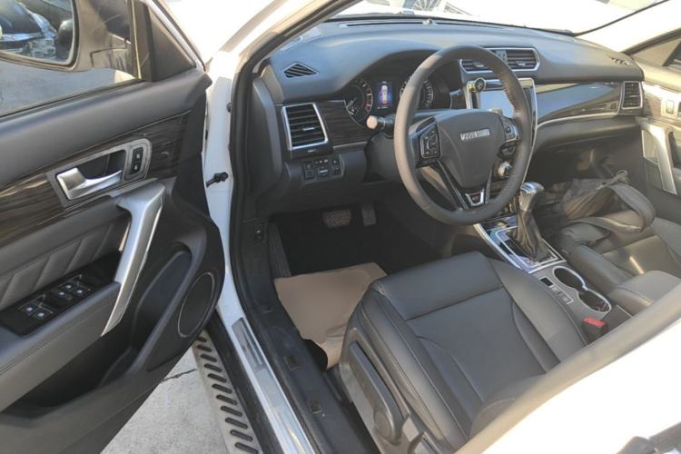 Used Haval H2 2016 Red-Label 1.5T Automatic Two-Wheel Drive Luxury Model Driver Seat