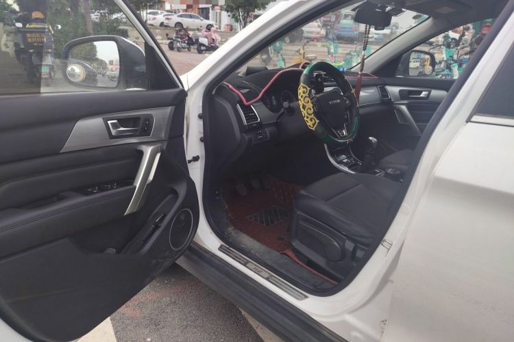Used Haval H2 2016 Red-Label 1.5T Manual Two-Wheel Drive Luxury Model Driver Seat