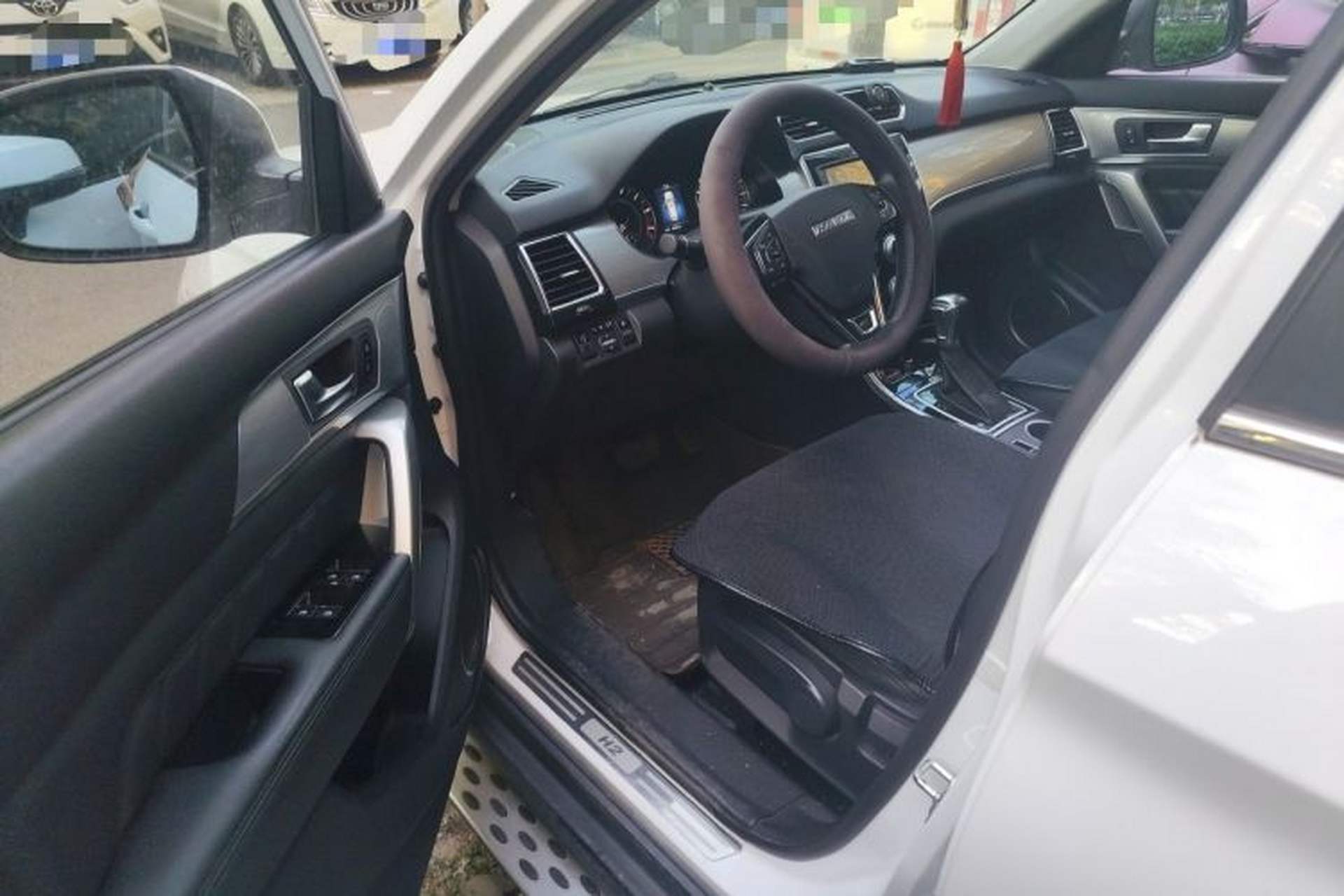 Used Haval H2 2016 Red-Label 1.5T Automatic Two-Wheel Drive Luxury Model Driver Seat
