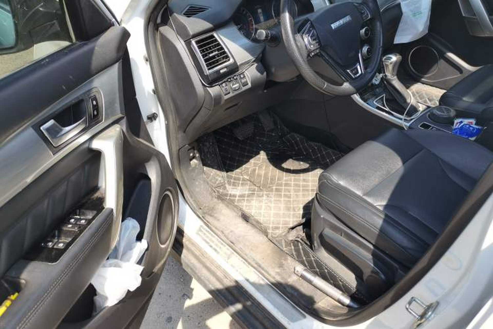Used Haval H2 2016 Red-Label 1.5T Automatic Two-Wheel Drive Luxury Model Driver Seat