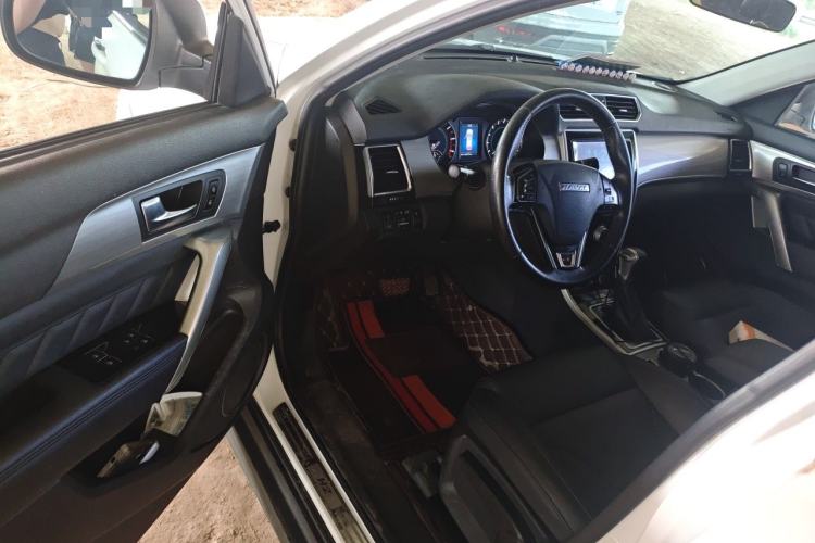Used Haval H2 2016 Red Label 1.5T Automatic Two-Wheel Drive Prestige Model Driver Seat