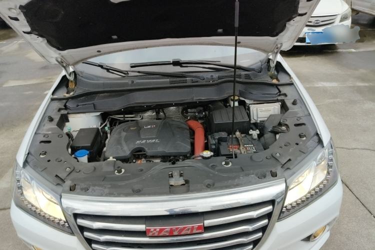Used Haval H2 2016 Red Label 1.5T Manual Two-Wheel Drive Prestige Model Engine Bay