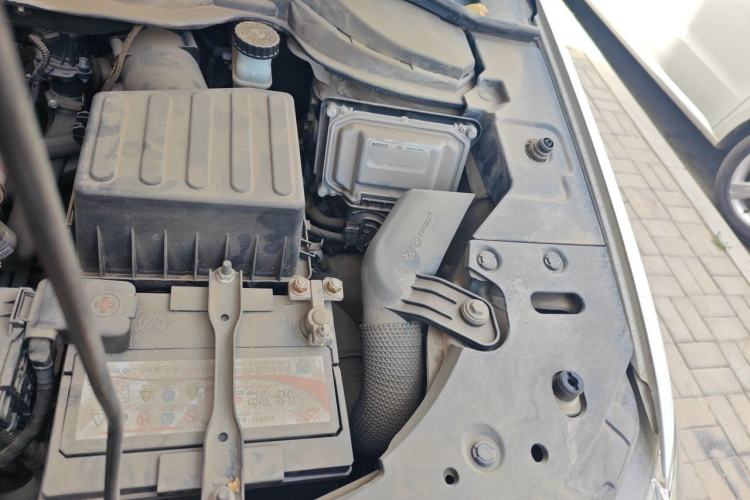 Used Haval H2 2016 Red-Label 1.5T Automatic Two-Wheel Drive Luxury Model Engine Bay Left