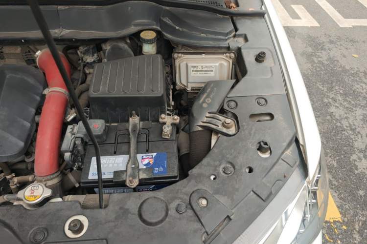 Used Haval H2 2016 Red-Label 1.5T Automatic Two-Wheel Drive Luxury Model Engine Bay Left