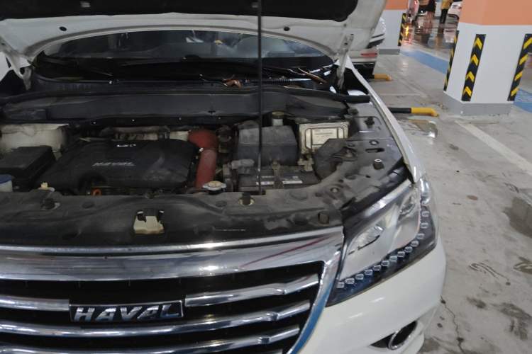 Used Haval H2 2016 Red-Label 1.5T Automatic Two-Wheel Drive Luxury Model Engine Bay Left