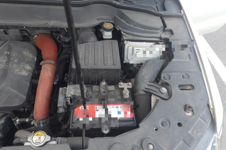 Used Haval H2 2016 Red-Label 1.5T Automatic Two-Wheel Drive Luxury Model Engine Bay Left