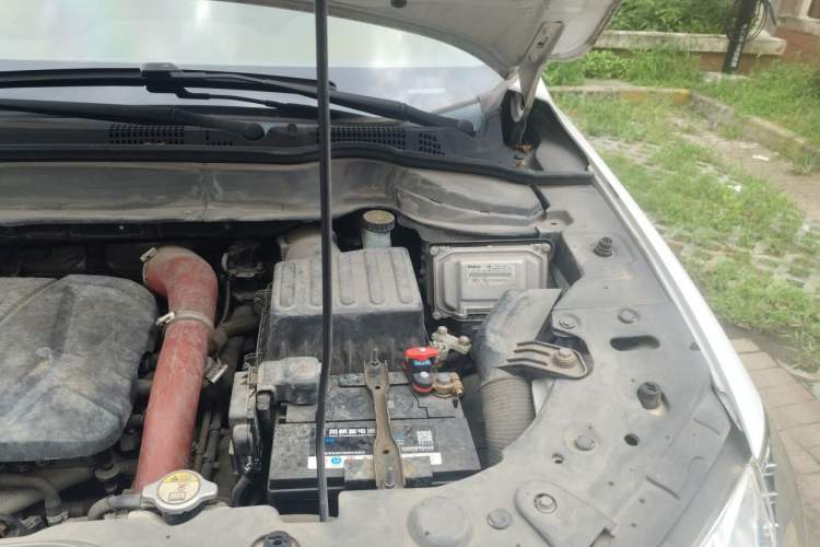 Used Haval H2 2016 Red Label 1.5T Automatic Two-Wheel Drive Prestige Model Engine Bay Left