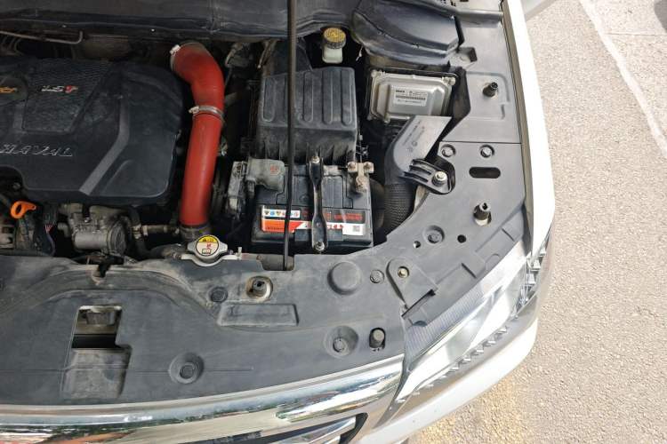 Used Haval H2 2016 Red-Label 1.5T Automatic Two-Wheel Drive Luxury Model Engine Bay Left