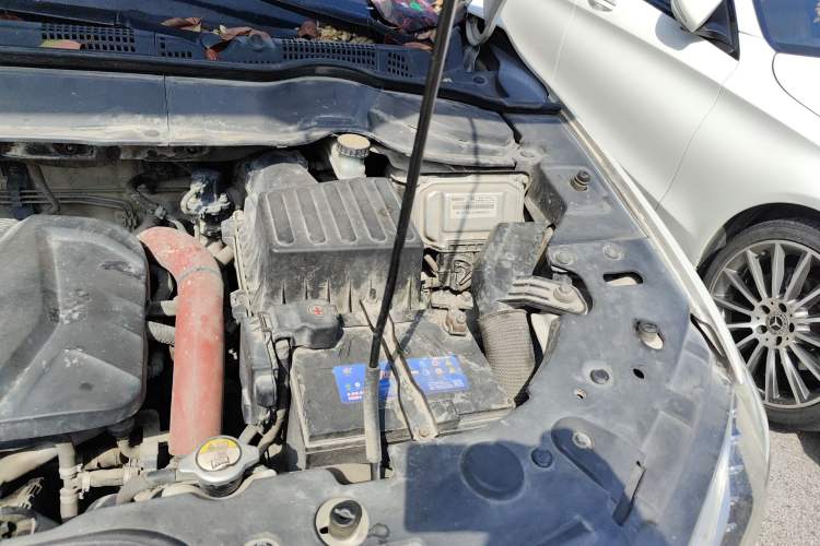 Used Haval H2 2016 Red Label 1.5T Manual Two-Wheel Drive Urban Edition Engine Bay Left