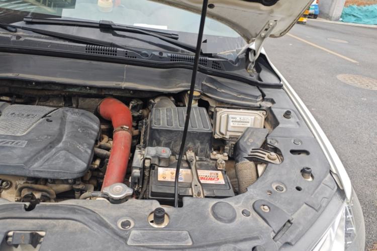 Used Haval H2 2016 Red-Label 1.5T Automatic Two-Wheel Drive Luxury Model Engine Bay Left