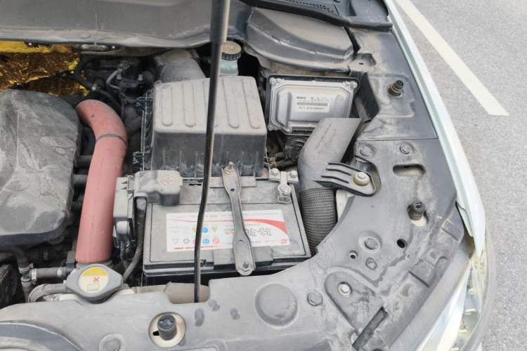 Used Haval H2 2016 Red Label 1.5T Manual Two-Wheel Drive Elite Model Engine Bay Left