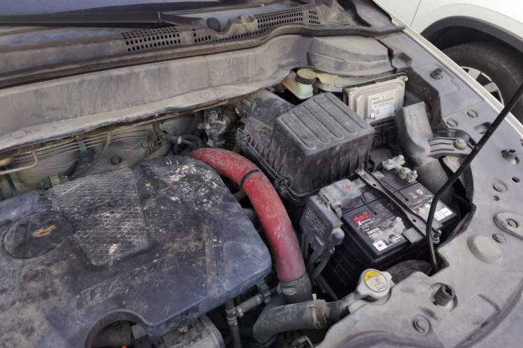 Used Haval H2 2016 Red-Label 1.5T Manual Two-Wheel Drive Luxury Model Engine Bay Left
