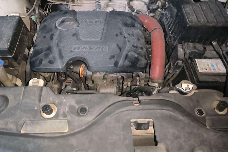 Used Haval H2 2016 Red-Label 1.5T Manual Two-Wheel Drive Luxury Model Engine Bay