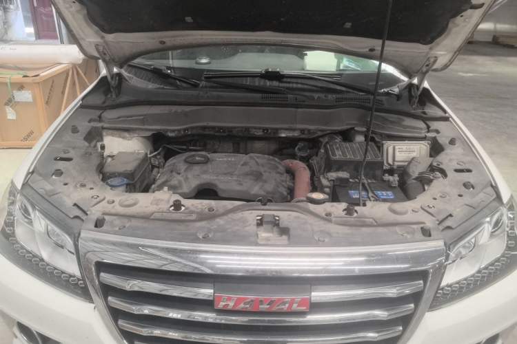 Used Haval H2 2016 Red Label 1.5T Manual Two-Wheel Drive Elite Model Engine Bay
